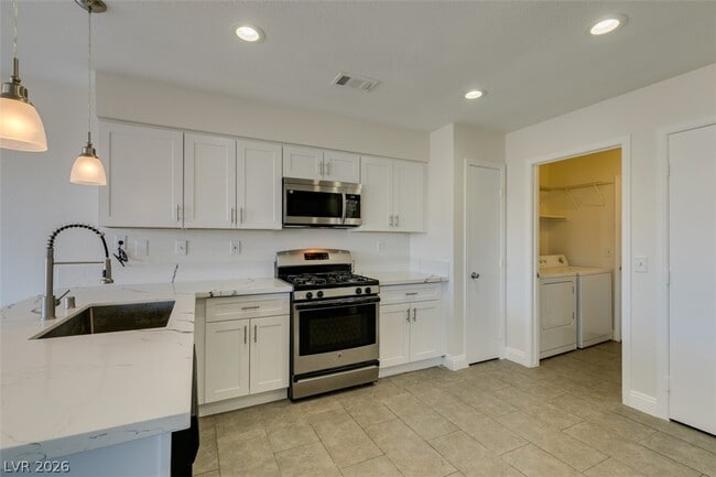 Building Photo - 8006 S Counterpoint Ln