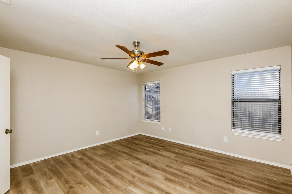 Building Photo - 1354 Gainsborough Way