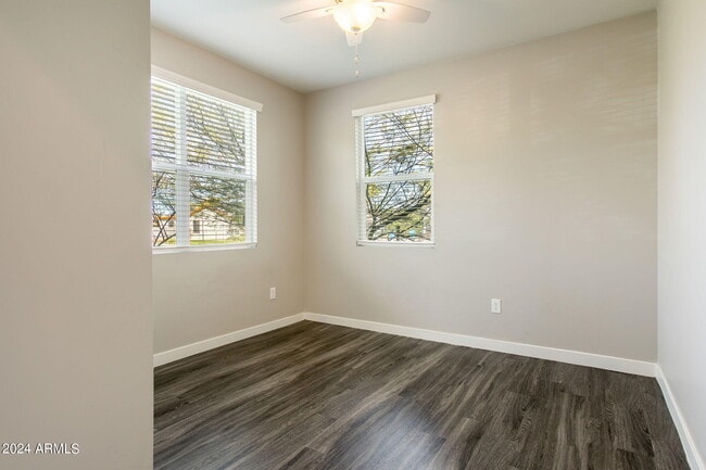 Building Photo - 2245 N Dayton St