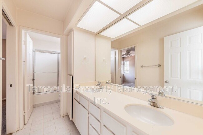 Building Photo - 39721 Casandra Ct