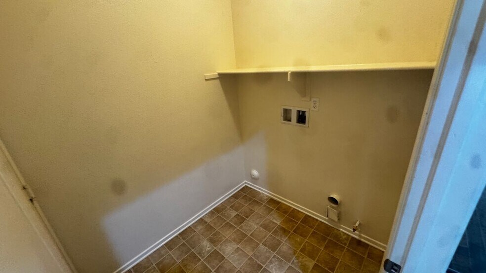 Building Photo - 5419 Woodard Ridge Dr