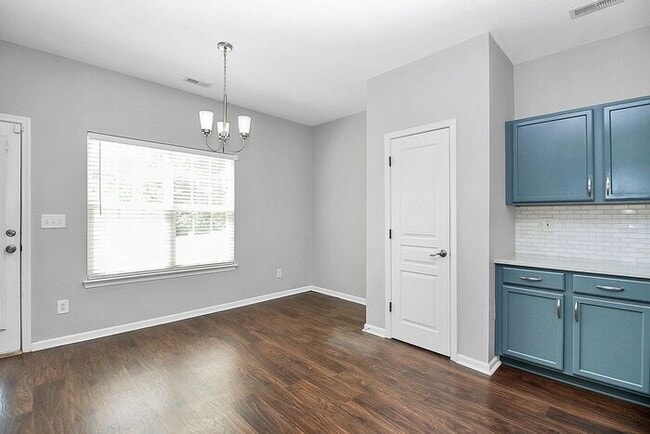 Building Photo - Beautiful 3BD/2BA Ranch in Alexander Chase!