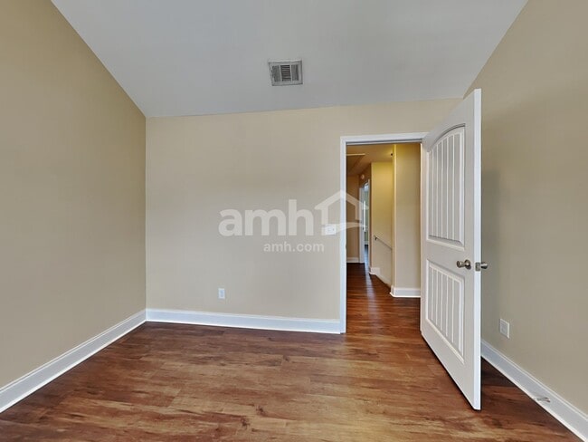 Building Photo - 3 Fiore Dr