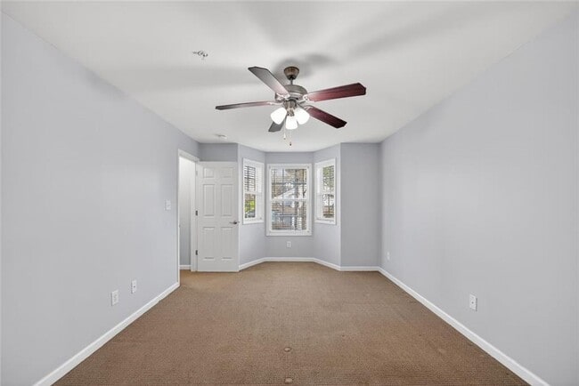 Building Photo - 3921 Riverlook Pkwy SE