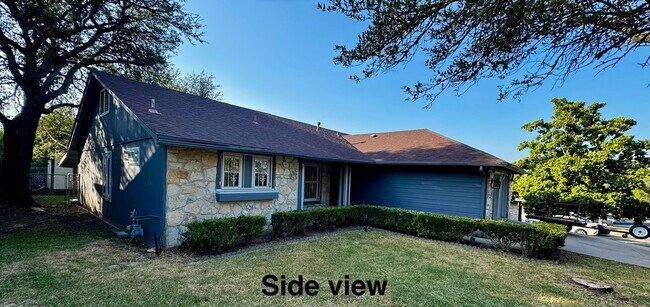 Building Photo - 8514 Red Willow Dr