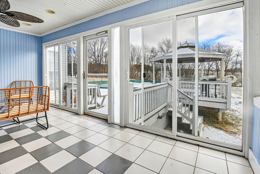 Building Photo - 1645 Burks Branch Rd