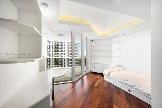 Building Photo - 4779 Collins Ave