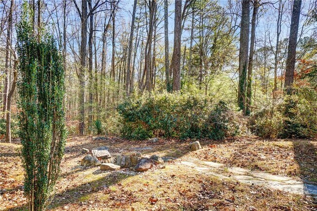 Building Photo - 648 Cativo Dr SW