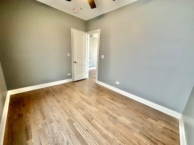 Building Photo - 2233 N Lawler Ave