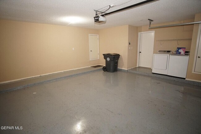 Building Photo - 11912 Mesquite Bush Dr