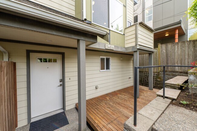 Building Photo - Greenwood Area Townhome!