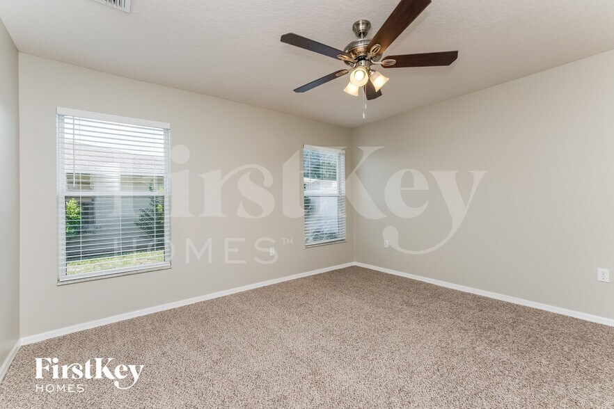 Building Photo - 10121 Briar Cir