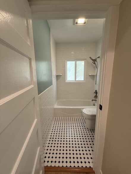 Bathroom 2824 - 2822 S Holt Ave