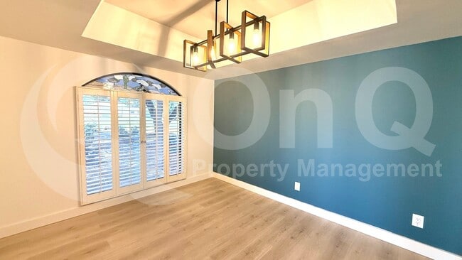 Building Photo - 6240 E Kelton Ln