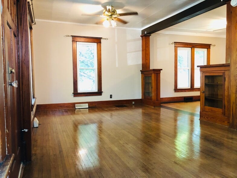 Living Room - 213 Moir St