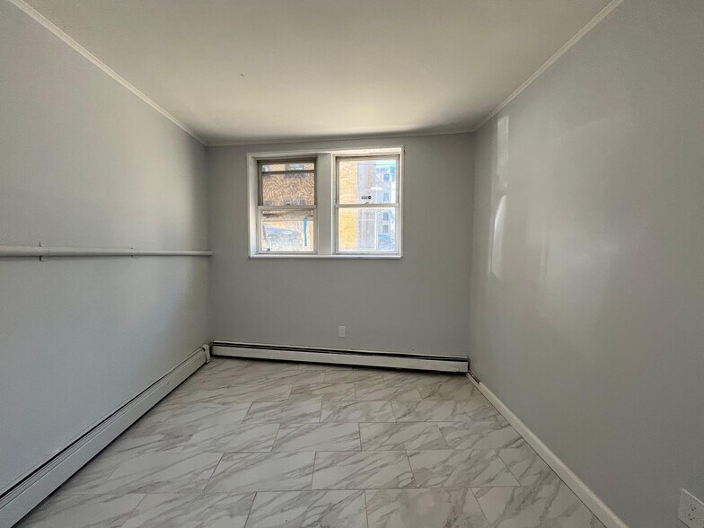 Building Photo - 8 Rutgers Ave