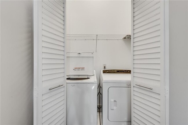 Building Photo - 3371 Dogwood Dr