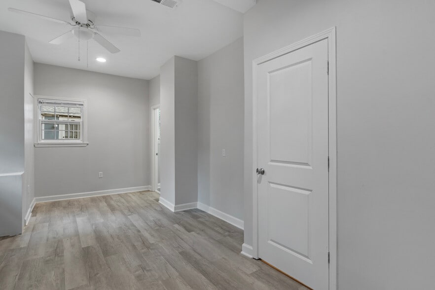 Building Photo - 282 Hawthorne St