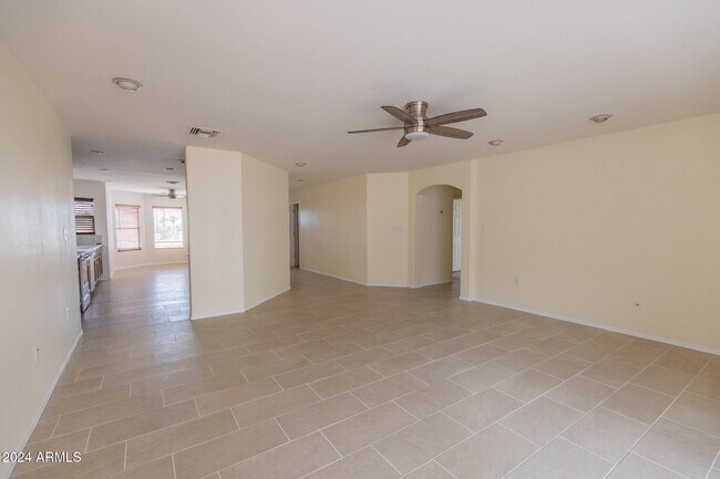 Building Photo - 9013 N 14th St