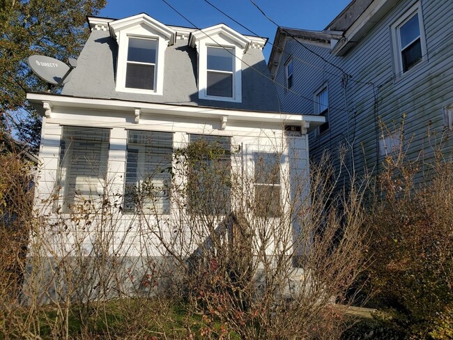 Building Photo - Adorable 3 bed 1 bath home For Rent in Bridgeton - $1575