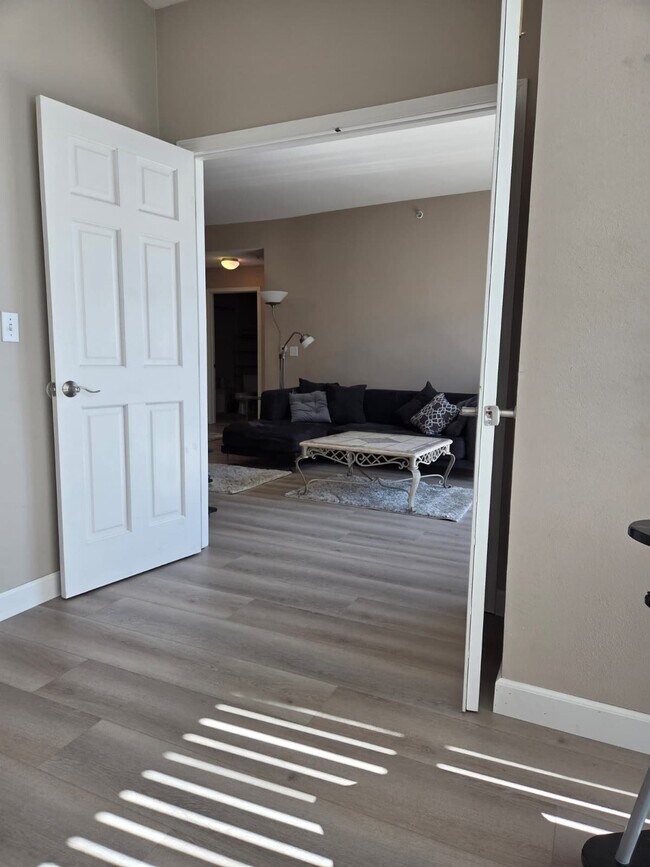 Building Photo - 530 K St