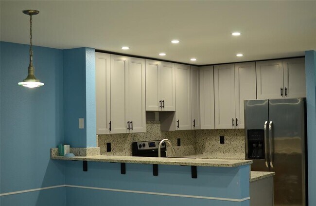 Building Photo - 5362 SW 125th Ave