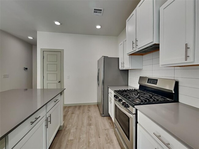Building Photo - 13526 Vinita Dr