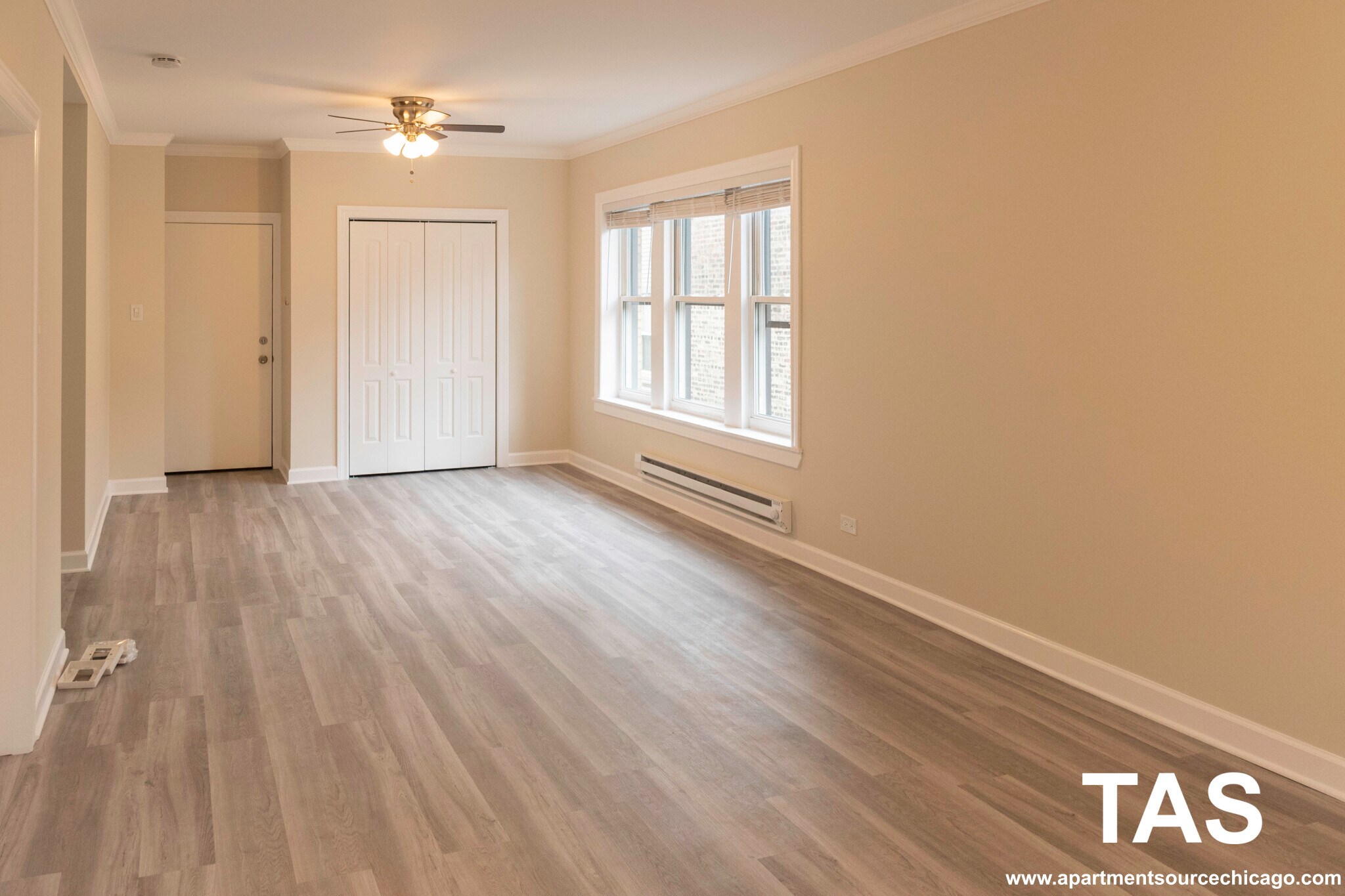 Building Photo - 648 W Roscoe St