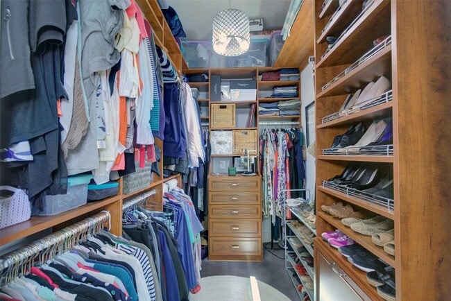 Building Photo - 1010 Rosine St