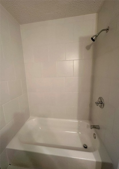 Building Photo - 2105 Melody Cir