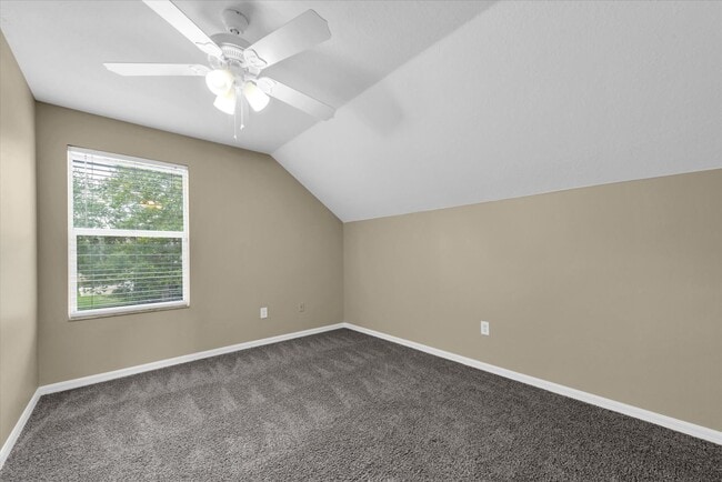 Building Photo - Updated 4BR with Bonus Room in Riverview!