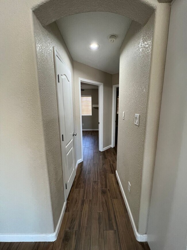 Building Photo - CULDESAC HOME IN ESTRELLA!