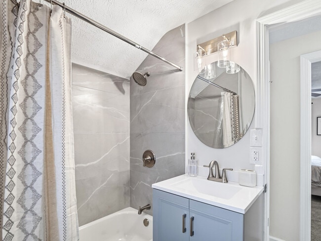 Building Photo - 3746 Northwood Rd