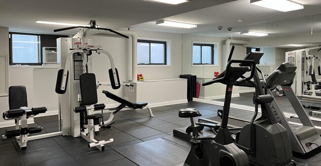 Building Photo - 855 Hinman Ave