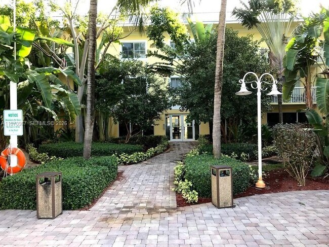 Building Photo - 151 NE 16th Ave