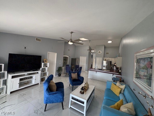 Building Photo - 1939 Santa Barbara Blvd