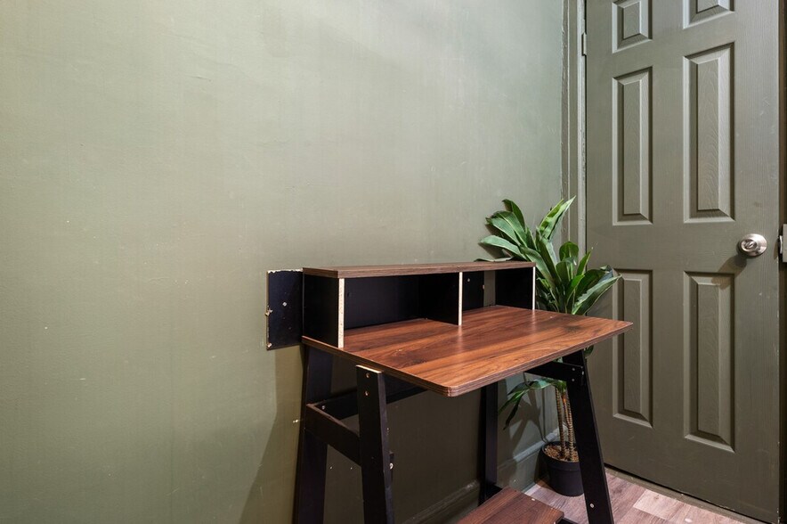 Building Photo - 1109 1st Ave