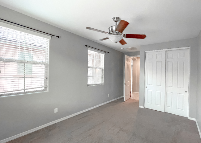Building Photo - 118 E Canyon Way