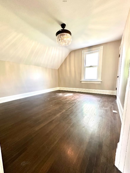 Building Photo - 758 S Pearl St