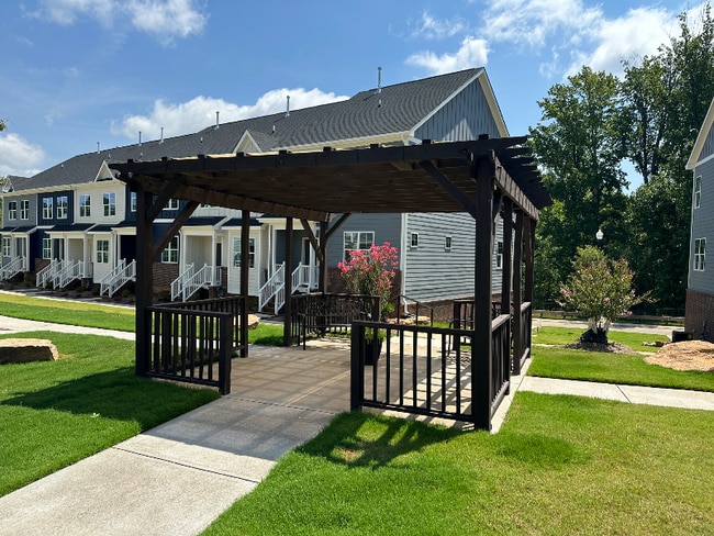 Building Photo - 810 Laurel Gate Dr