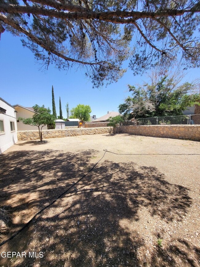 Building Photo - 1802 Frank Sinatra Pl
