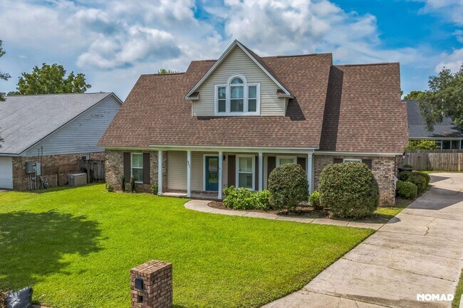 Building Photo - Spacious 4BR House in Pensacola; Pool