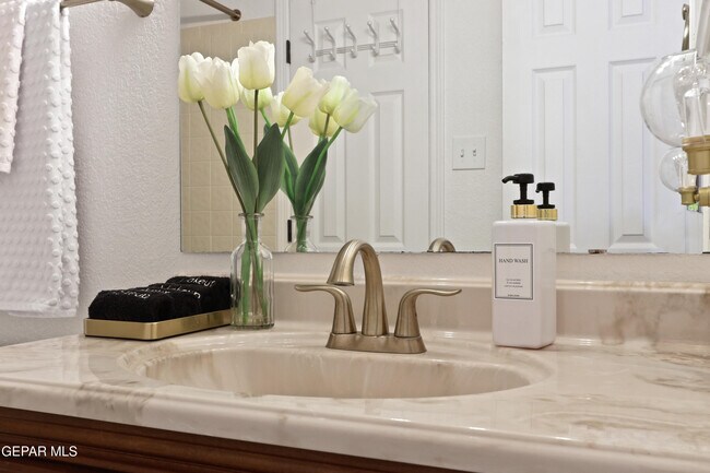 Building Photo - 12120 Desert Quail Ave