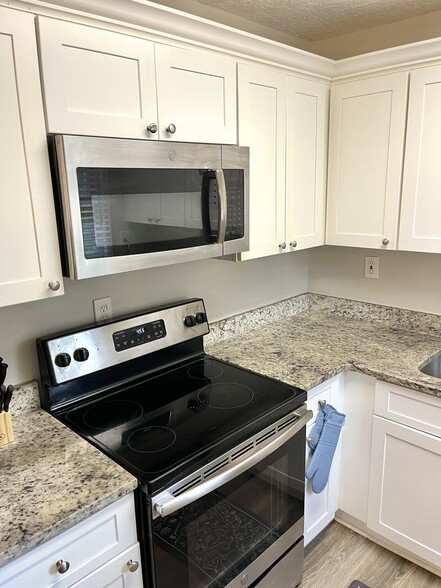 Building Photo - 3169 Bluebird Ln