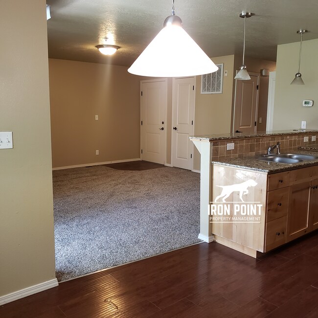 Building Photo - 886BONSAI