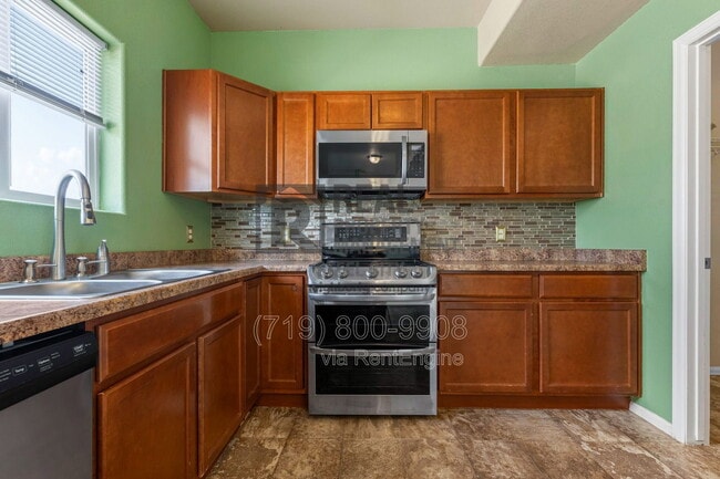 Building Photo - 947 E Kirkwood Dr