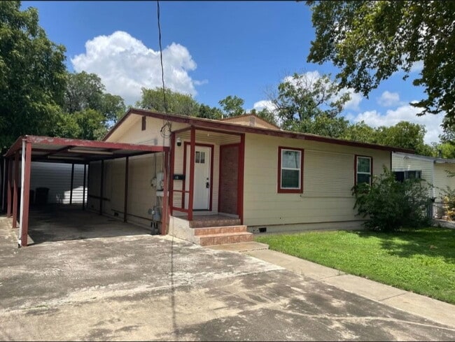 Building Photo - 141 W Dickson Ave