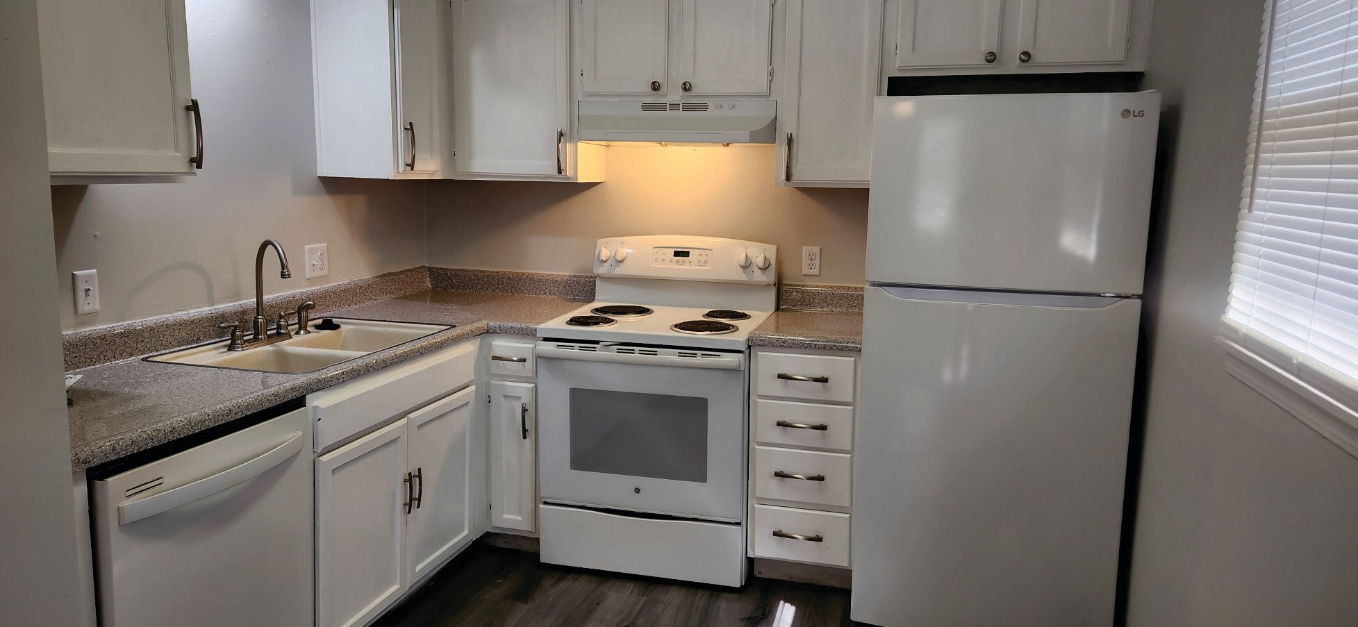 Building Photo - 1429 N Sherman Ave