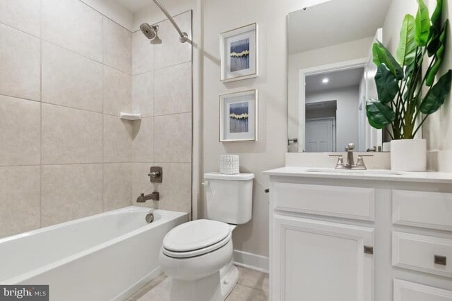 Building Photo - 10700 Presidential Pkwy