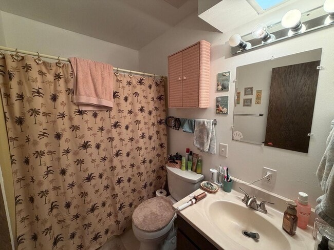 Building Photo - 2 Bed 1 Bath Side By Side Duplex in Port Edwards